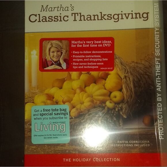⬇️⬇️⬇️Martha's (Stewart) Classic Thanksgiving - Picture 2 of 3